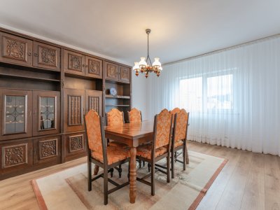 Apartament cu 4 camere, decomandat, zona Faget!