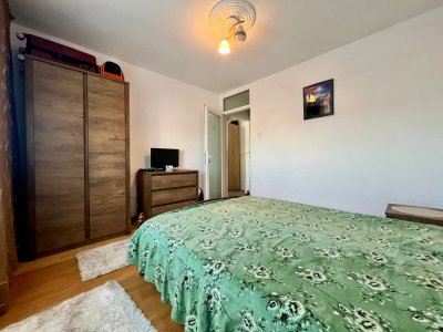 Apartament luminos 3 camere, 2 băi, parcare