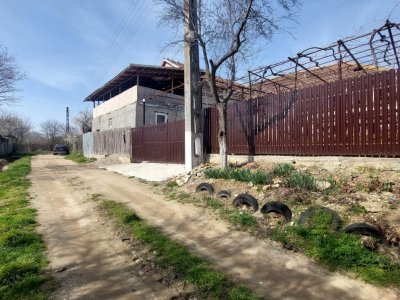 Casa Varvor, Dolj, teren 1900 mp 