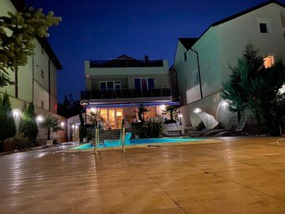  Casă de lux cu piscină 🌊 vedere Lac Siutghiol | Ovidiu