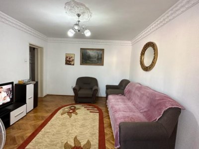 Apartament cu 3 camere decomandate, situat în zona Faleza Nord