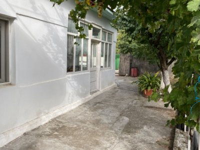 casa situata la 250 m de centrul orasului Macin