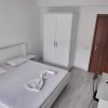 Apartament cu 2 camere transformat în 3 camere situat în zona Mamaia thumb 3