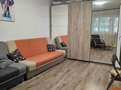 Apartament 3 camere zona Cireșica – ideal locuință sau cabinet