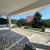 Povestea unei case la doar 200 m de valuri, cu piscină și terasă panoramică thumb 4