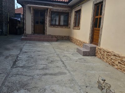 Casa de vanzare - zona Bratianu 