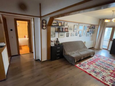 Apartament 3 camere de vanzare, situat in zona Tomis II - Constanta