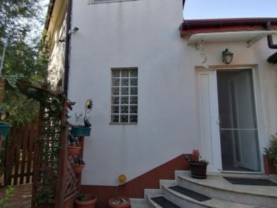 Casă spațioasă 6 camere, teren generos, Oituz – Lumina