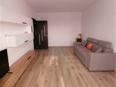 Apartament 2 camere decomandat mobilat si utilat cu loc de parcare