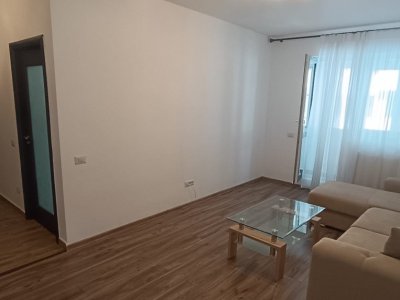 Apart. 2 cam. Balcon inchis, Bucatarie separata + Parcare ! Tineretului 79H !