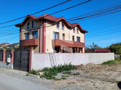 Năvodari | Casă spațioasă cu teren mare