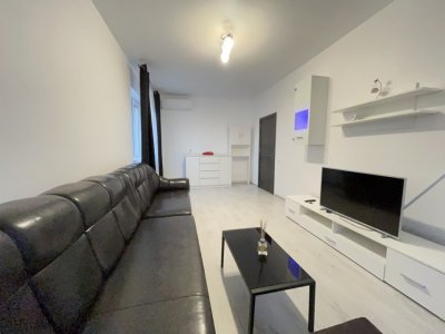 Apartament mare, prima închiriere, complet mobilat și utilat