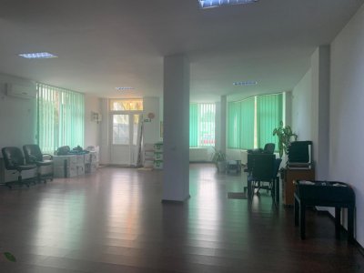 Cladire birouri si Hala de inchiriat  zona Popesti Leordeni