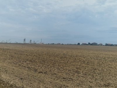 Teren de 12.000 mp intre 2 Mai si Vama Veche