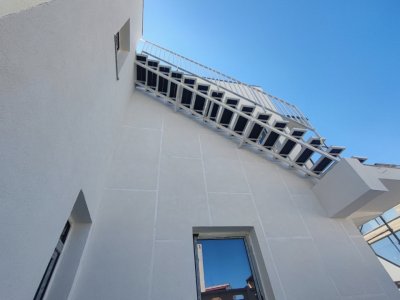 Vanzare vila moderna cu acoperiș - terasa circulabila imensa