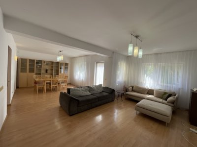 Închiriere vilă modernă în ansamblul rezidențial Pipera