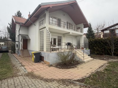 Vilă individuală de închiriat în Pipera – Drumul Potcoavei | 6 camere 