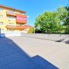 Apartament cu 5 camere si curte imensa-posibilitate de recompartimentare. thumb 3