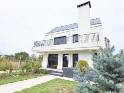 Vila eleganta cu arhitectura rafinata, in Cernica – Caldararu